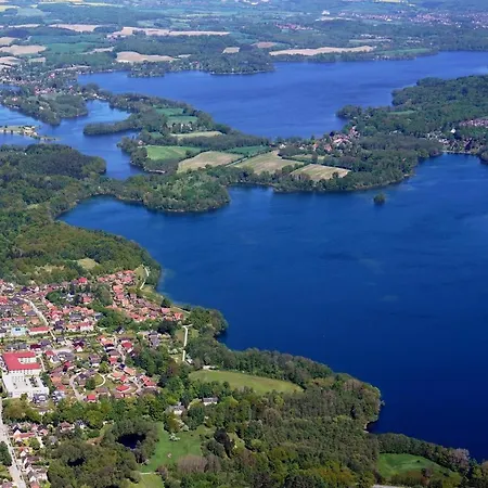 Ferienzimmer Suhrer Seeblick Проживание в семье