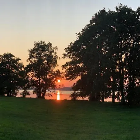 Ferienzimmer Suhrer Seeblick Проживание в семье