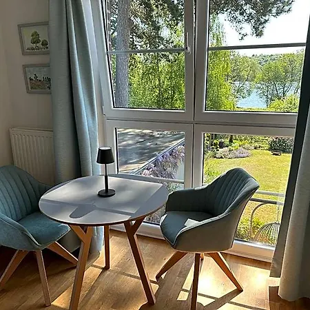 ホームステイ Ferienzimmer Suhrer Seeblick プレーン