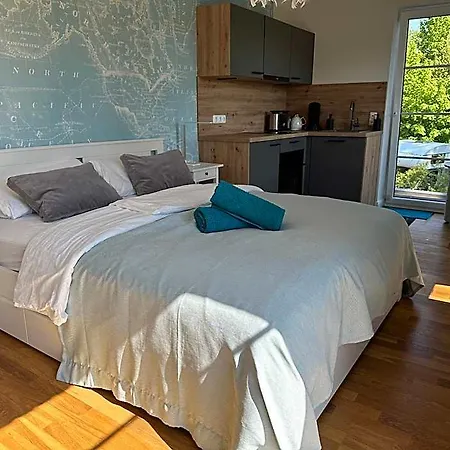 Ferienzimmer Suhrer Seeblick ホームステイ プレーン