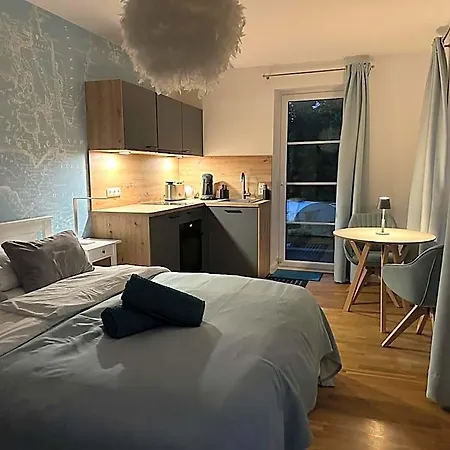 ホームステイ Ferienzimmer Suhrer Seeblick