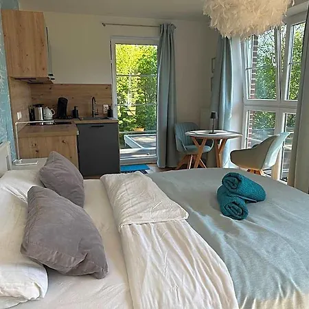 Ferienzimmer Suhrer Seeblick ホームステイ プレーン