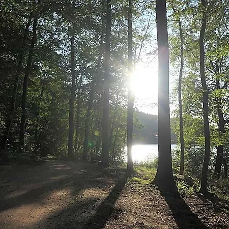 ホームステイ Ferienzimmer Suhrer Seeblick
